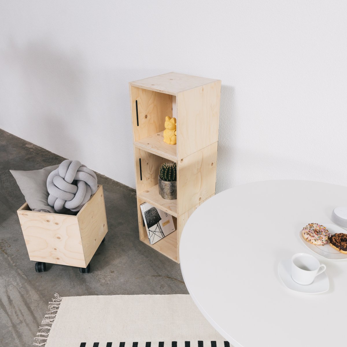 Sitzhocker Cube auf Rollen mit Sitzpolster – Bild 5