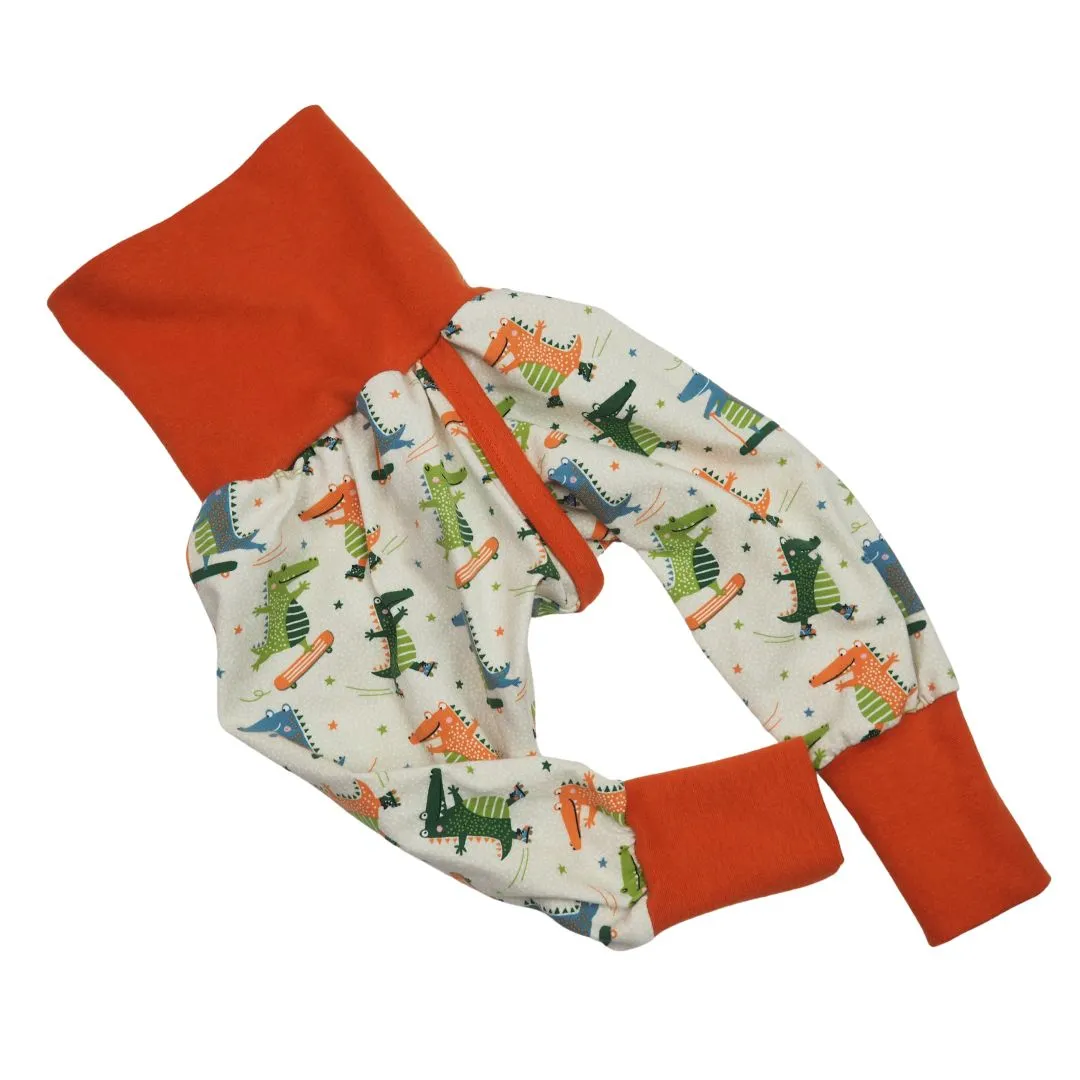 Fertige Schlitzhose Krokodile Bündchen rost (56)/62/68/(74) – Bild 2